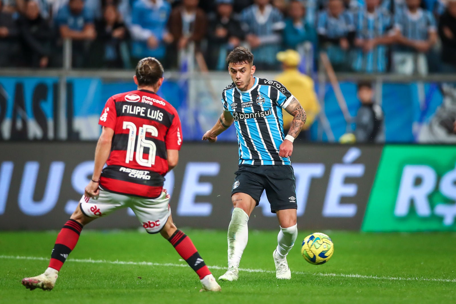 Em momentos opostos, Flamengo e Grêmio jogam em Porto Alegre